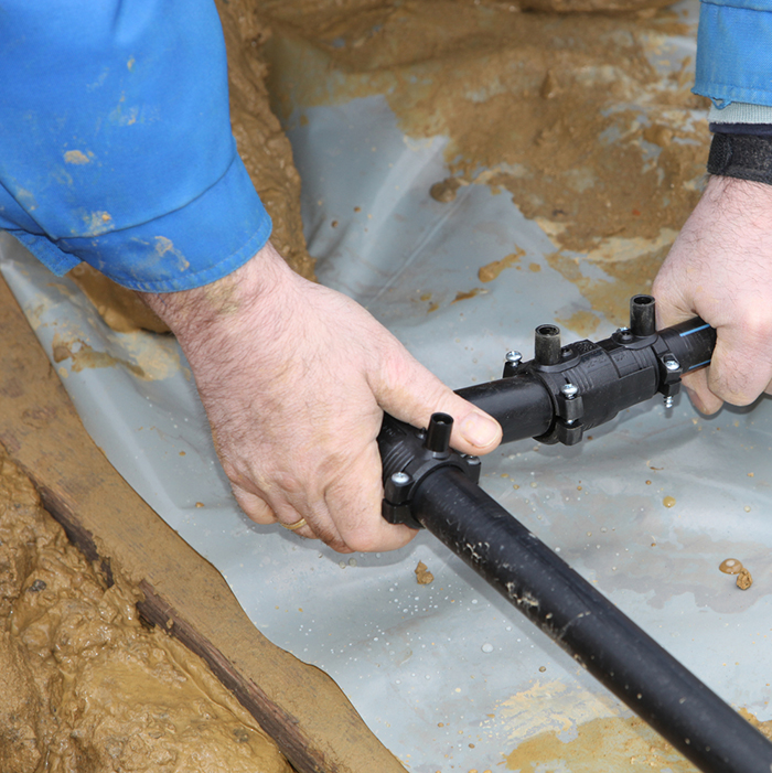 Craftsmen combines geothermal pipes